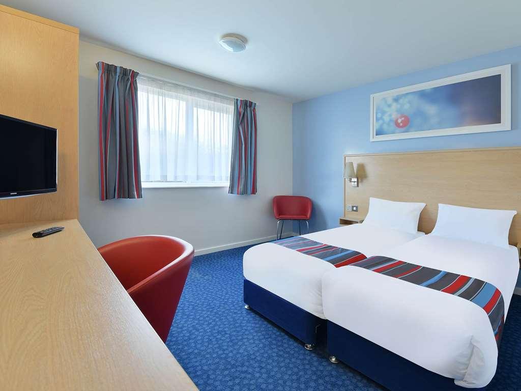 Travelodge Oxford Peartree Room photo